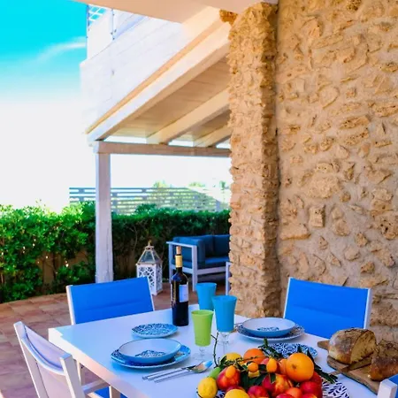 Διαμέρισμα In Mit Schwimmbad Und Meerblick By Interhome *